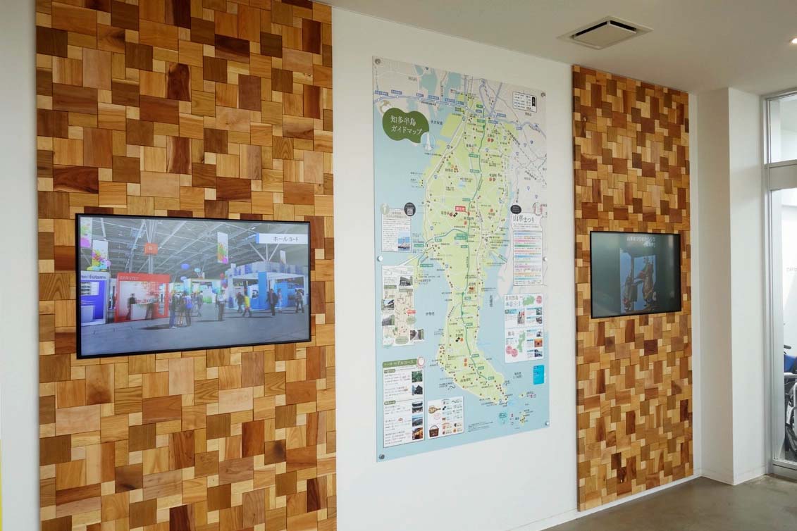 入口デジタルサイネージ